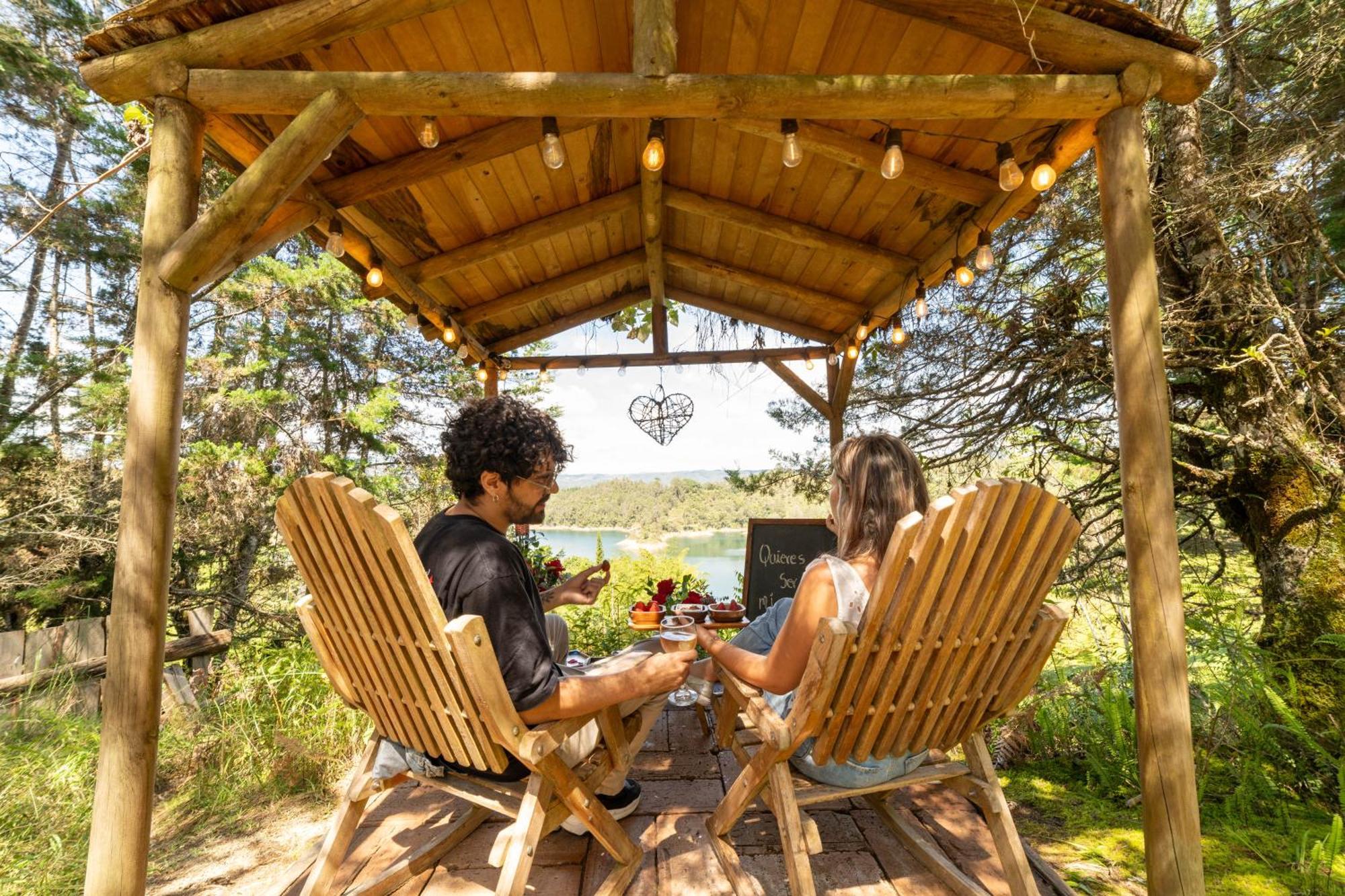 Levit Glamping - Hotel Guatape Penol (Adults Only) מראה חיצוני תמונה